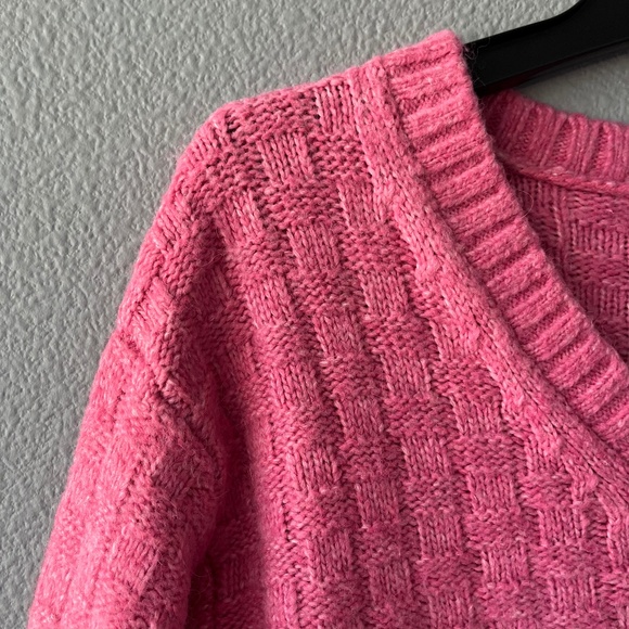 Pink V-Neck Crop Sweater - Picture 3 of 9